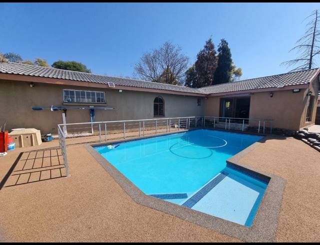 4 BEDROOM HOUSE FOR SALE IN BRACKENHURST